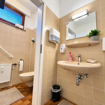 Appartement Gruppenwohnung Nahe Cannstatter Wasen Stuttgart